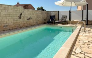 Stunning Home In Kastelir