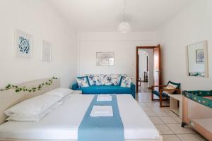 Beachfront Family Apartment with Garden in Halkidiki