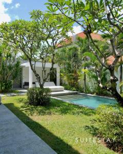 Stylish 4Bed Luxury Villa with Private Pool Access