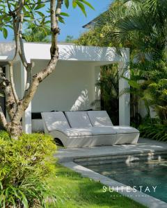 Stylish 4Bed Luxury Villa with Private Pool Access