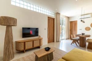 Villa Candi - Stylish Tropical Pool Villa