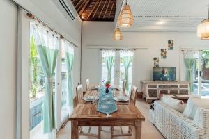 Villa Timur - Cozy and Spacious 2-Bed Villa with Private Pool