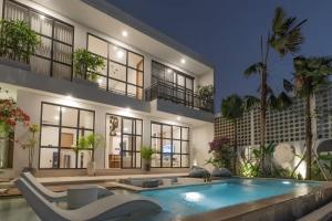 Modern New Villa Bordering Canggu, Ricefield View