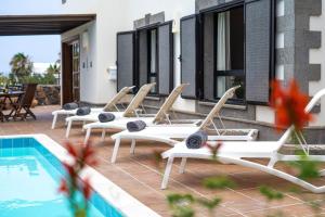Casa Maravelle Faro Park Sea Views Heated Pool Playa Blanca