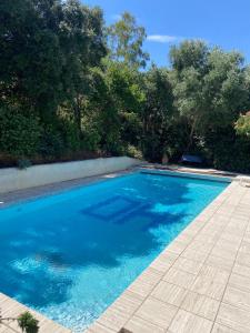 Le Soleil dOr piscine parking terrasse