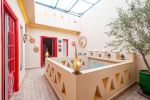 Riad Jad Private 5-Suite Riad, 10 Min Walk to Jemaa el-Fna with Pool, Rooftop & Breakfast