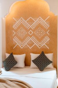 Riad Jad Private 5-Suite Riad, 10 Min Walk to Jemaa el-Fna with Pool, Rooftop & Breakfast