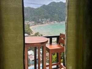 Bale Cabugao Cottages Rental El Nido overlooking Beach