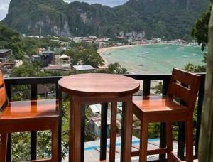 Bale Cabugao Cottages Rental El Nido overlooking Beach
