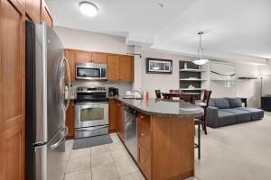 Mountain View Condo w Pool, Hot Tub & Golf 2213