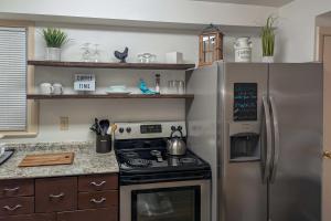Walk to Downtown! Central 2-Apt Combo in Pottstown