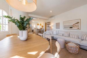 Vacalm Villa Judit - Beachfront Villa with Pool, Spa, BBQ, Fire Pit & Mini Golf