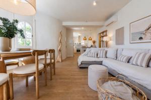 Vacalm Villa Judit - Beachfront Villa with Pool, Spa, BBQ, Fire Pit & Mini Golf