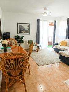 Beautiful 1 Bedroom Apartment with Mountain View