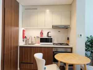 Canal Front 1BHK 5-Star Facilities Business Bay