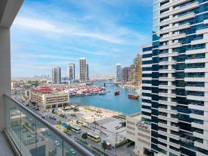 Canal Front 1BHK 5-Star Facilities Business Bay