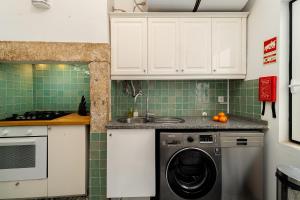 Whome Prime Location Apt with Authentic Lisbon Charm