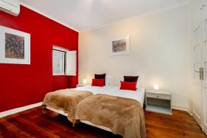 Whome Prime Location Apt with Authentic Lisbon Charm