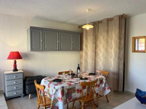 Spacieux T1 Alcove, 46 pers - Centre Gruissan, 400m Plage, Ascenseur, Parking Proche - FR-1-796-57