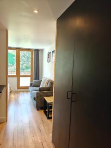 Studio rénové 2,3 pers - WiFi, TV, draps, serviettes inclus