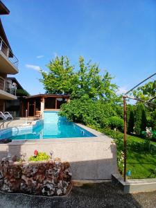 Villa "MEGGI" Овчаровски плаж - басейн, барбекю