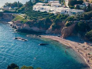 Villa Azure Beachfront Athenian Riviera