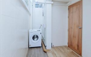 House Ekkamai 3BR for 10 pax Near Ekkamai BTS and Donki Mall