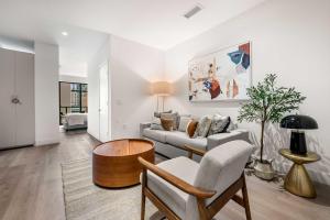 Modern Brickell Luxe Apartment by Palermo Home Miami