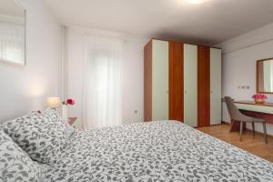 Modern apartment Sabina with nice garden