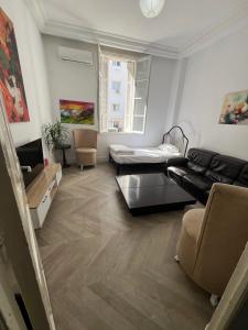 Lafayette Apartment
