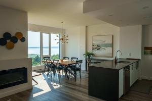 Luxury Coffee Bean Condo - Pool & Stunning View