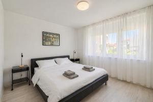 Fortica Garden Apartment near AMPHITHEATRE, with GARDEN and FREE PARKING