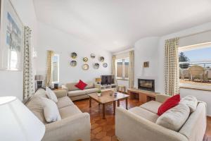 Villa Tres Irmaos by Villa Plus