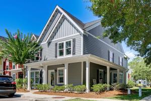 Walk to Old Town Bluffton! Family Home w Balcony