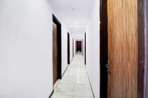 Super Collection O Hotel Star Inn Near By Hindon Airforce Mohan Nagar Ghaziabad