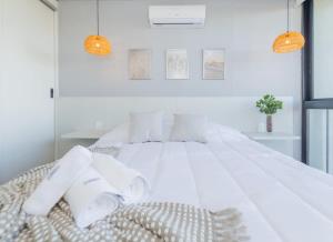 Modern Hassler Apt Great View Pool & Gym Access