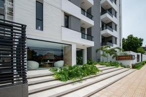 Corporate Oasis Balcony Workspace & Pool
