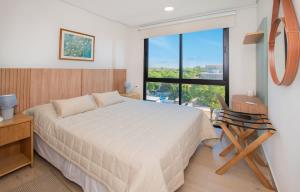 Chic & Modern 1BR Near Top Malls Pool & Gym