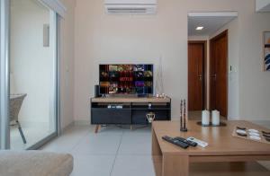 Quiet Retreat Full Kitchen & Desk City Views