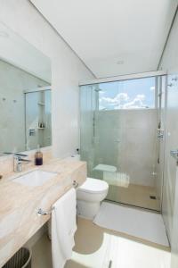 Modern 1BR in Petra Tower Skyline Views & Pool