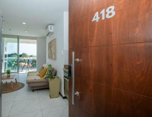 Fully Equipped Apt Pool & Workspace City Views