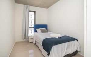 Business Living Pool & Workspace Malls Nearby