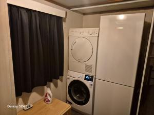 Chalet te huur op Camping de Kleine Wielen te Leeuwarden