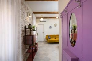 Violet Palace Apartment