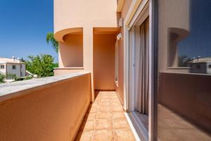 Sunny 2Bdr House near Ferragudo by LovelyStay