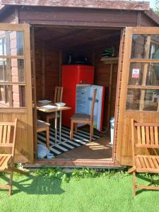 Hillcrest hideaways3