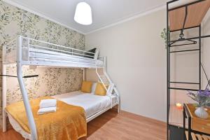 Arca de Ouro Apartamento Espaçoso by Su e Luís