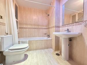 Aljaima III City Center & Beach Apartment