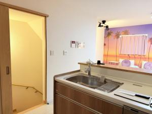 LEON RESORT HOTEL Max10 people Namba Dotonbori 7min Osaka Castle 12min Umeda 13min USJ 20min masato Station 最大10名 なんば道頓堀7分 大阪城12分 梅田13分 USJ20分 今里徒歩5分 新築LA 一棟貸切