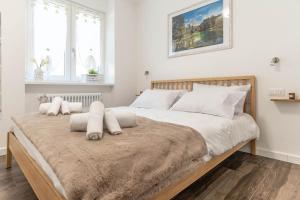 Dolomitis Apartment - lake and mountain views